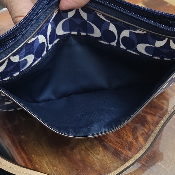 Coach Peyton Dream C Go-Go Wristlet. - Picture 9 of 10